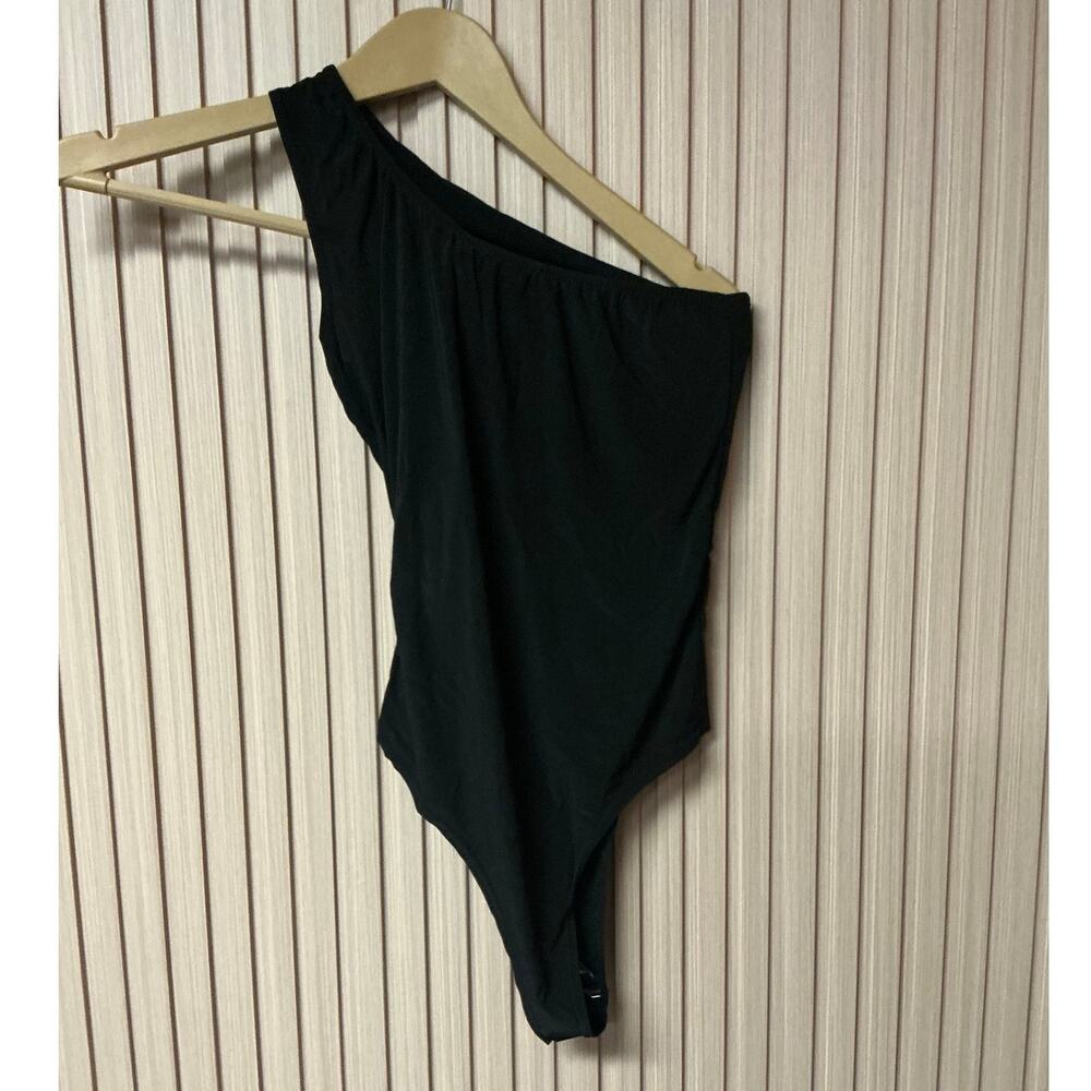 PrettyLittleThing Black One Shoulder Bodysuit Size US 4 UK 8